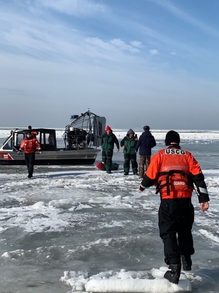 46 fishermen rescued from ice floe in Lake Erie
