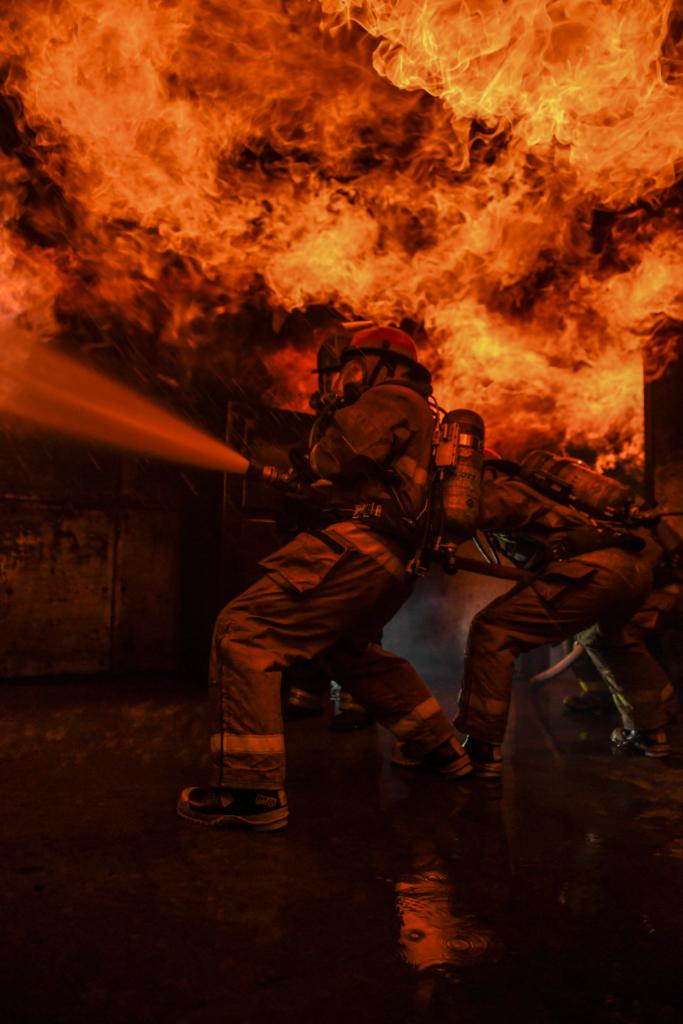 US Navy sailors conduct firefighting exercise