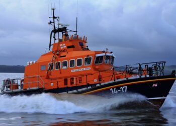 Fishing vessel sinks due to unloading large catch - SAFETY4SEA