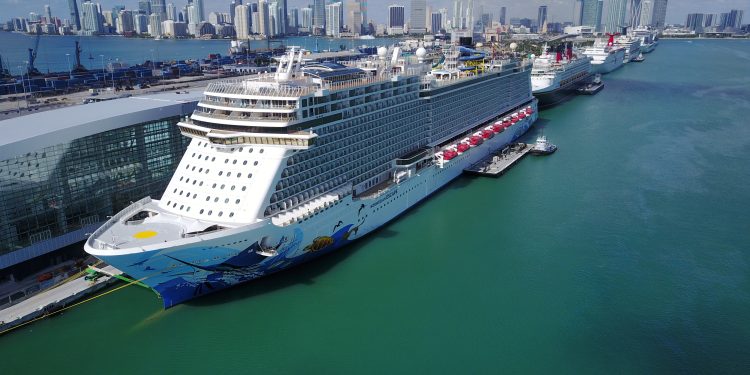 CDC Removes The COVID-19 Notice Against Cruise Travel - SAFETY4SEA