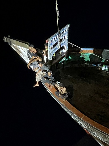 NYK Heavy-Lift vessel conducts rescue operation off the coast of Sri Lanka