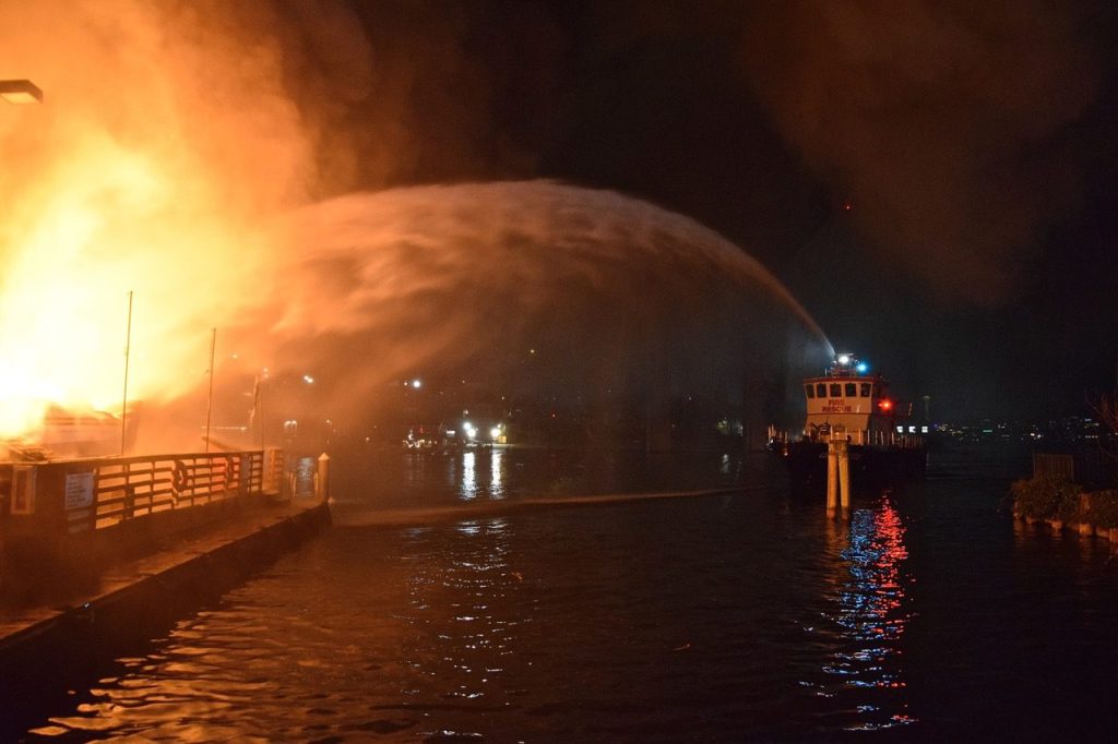 Multiple boats on fire at Seattle Marina